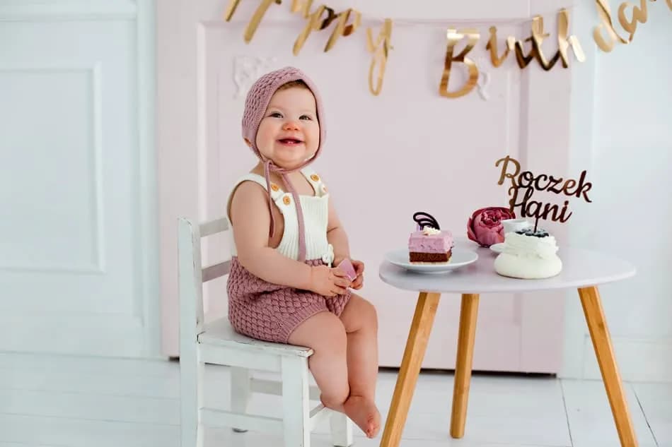 Zdjęcia na roczek chłopca: pomysły na wyjątkową sesję roczkową