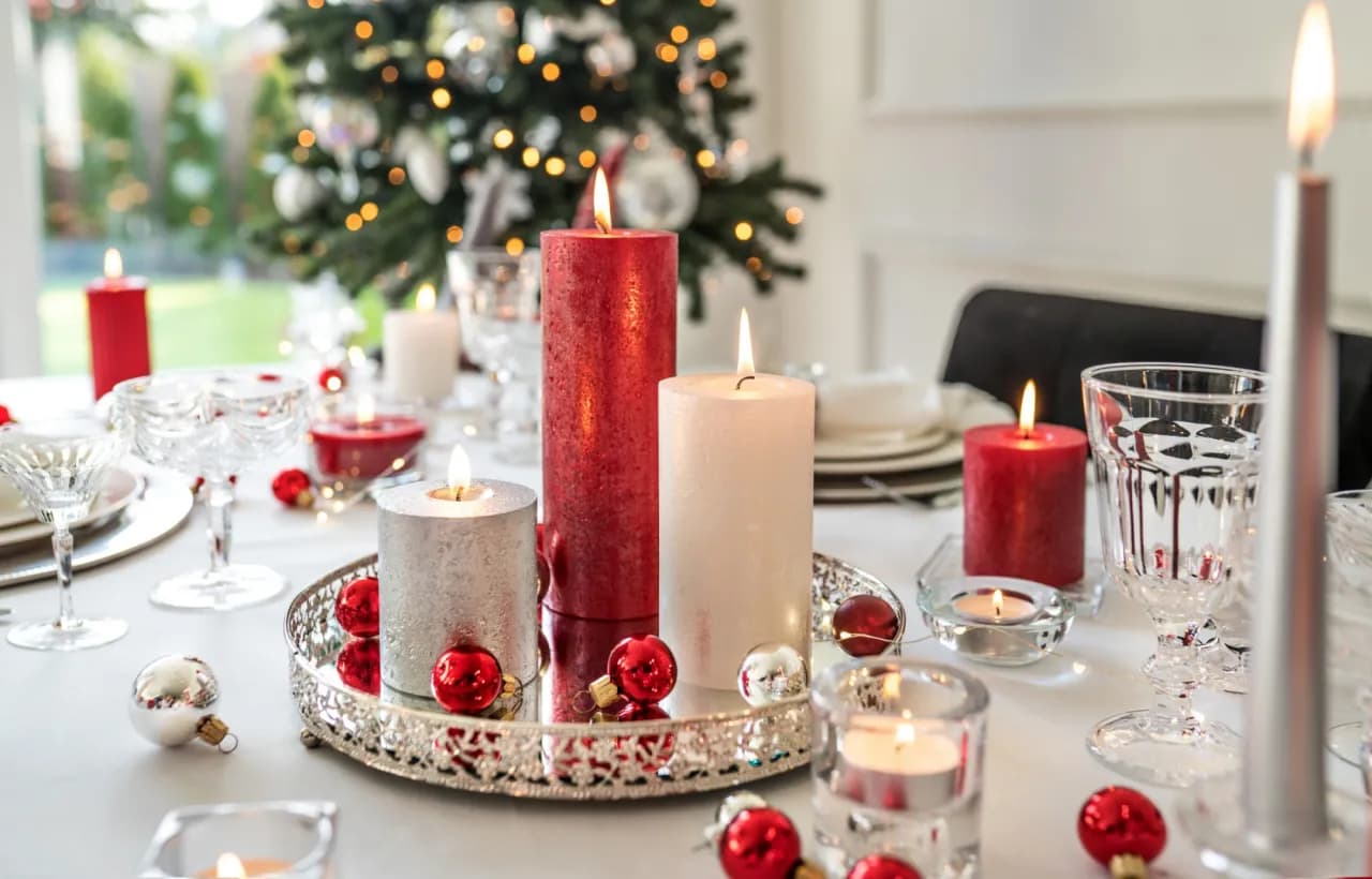 Świąteczne ozdoby na stół - pomysły na magiczną dekorację świąteczną