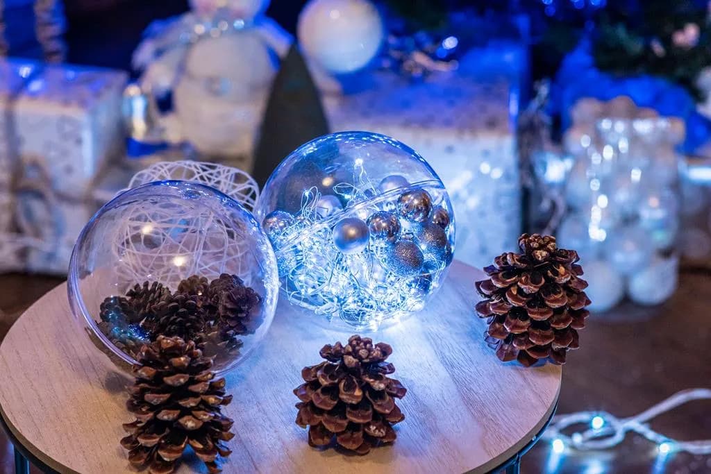 20 kreatywnych pomysłów na ozdoby świąteczne - zrób je samodzielnie w domu