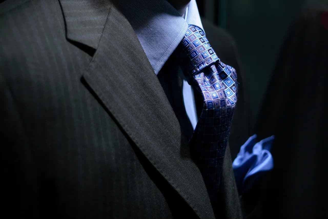 Jaki krawat na prezent? - Doskonały przewodnik po wyborze krawata jako prezentu
