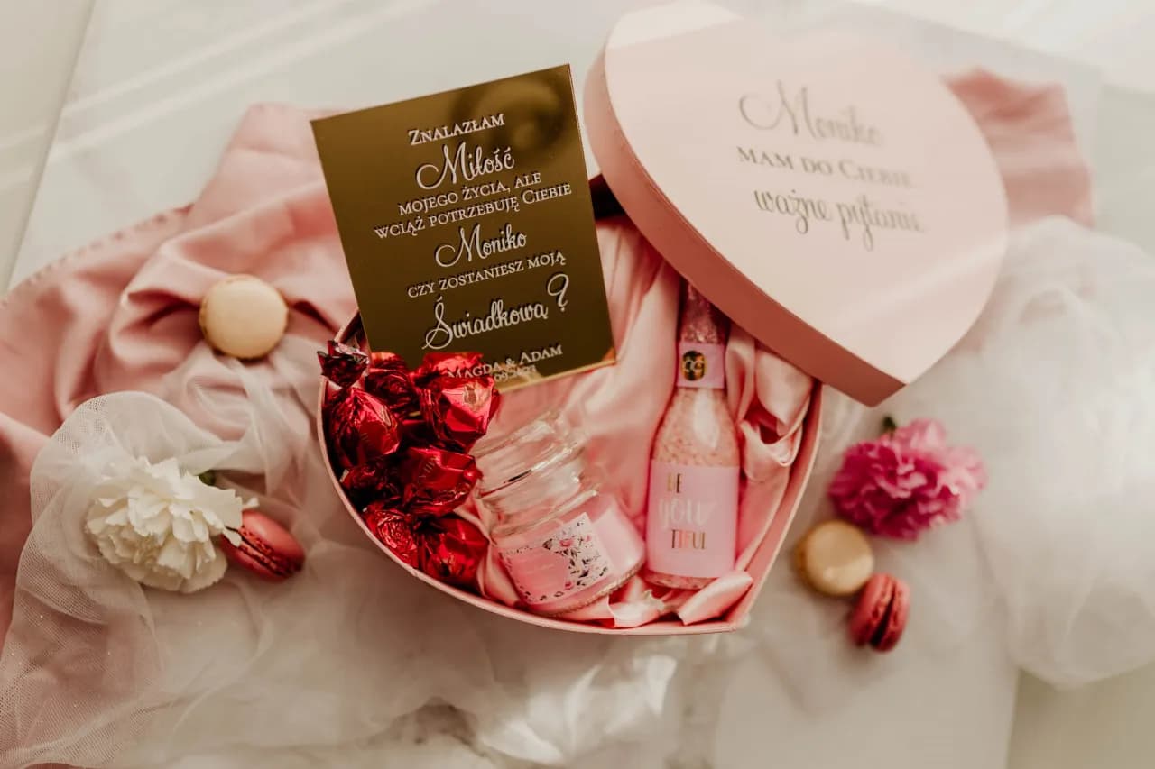 Prezent z zapytaniem o świadkowanie: 5 kreatywnych pomysłów