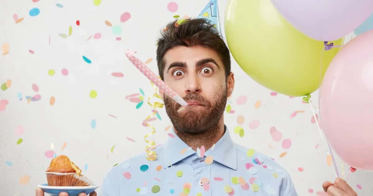 Prezent dla brata 18 lat - jaki wybrać, żeby trafić w jego gusta? Sprawdź nasze propozycje!