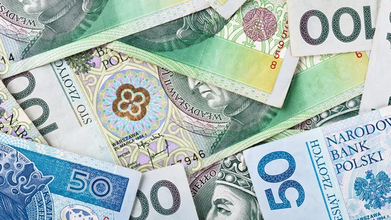 Ile dać na osiemnastkę chrześniakowi? Sprawdź najlepsze pomysły!