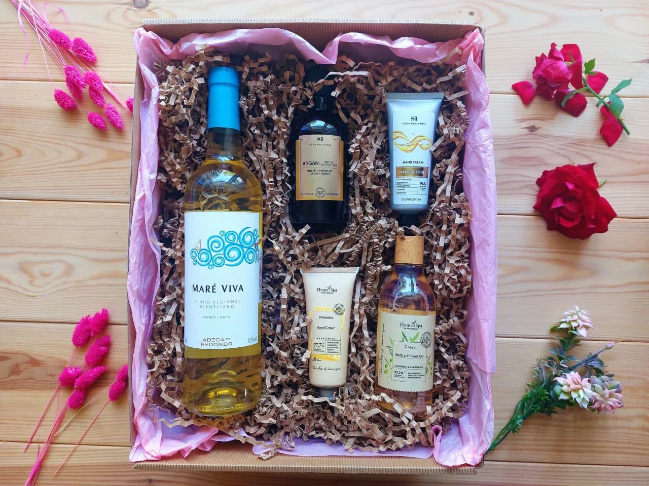 Praktyczne prezenty na Dzień Mężczyzny w pracy, które zaskoczą każdego